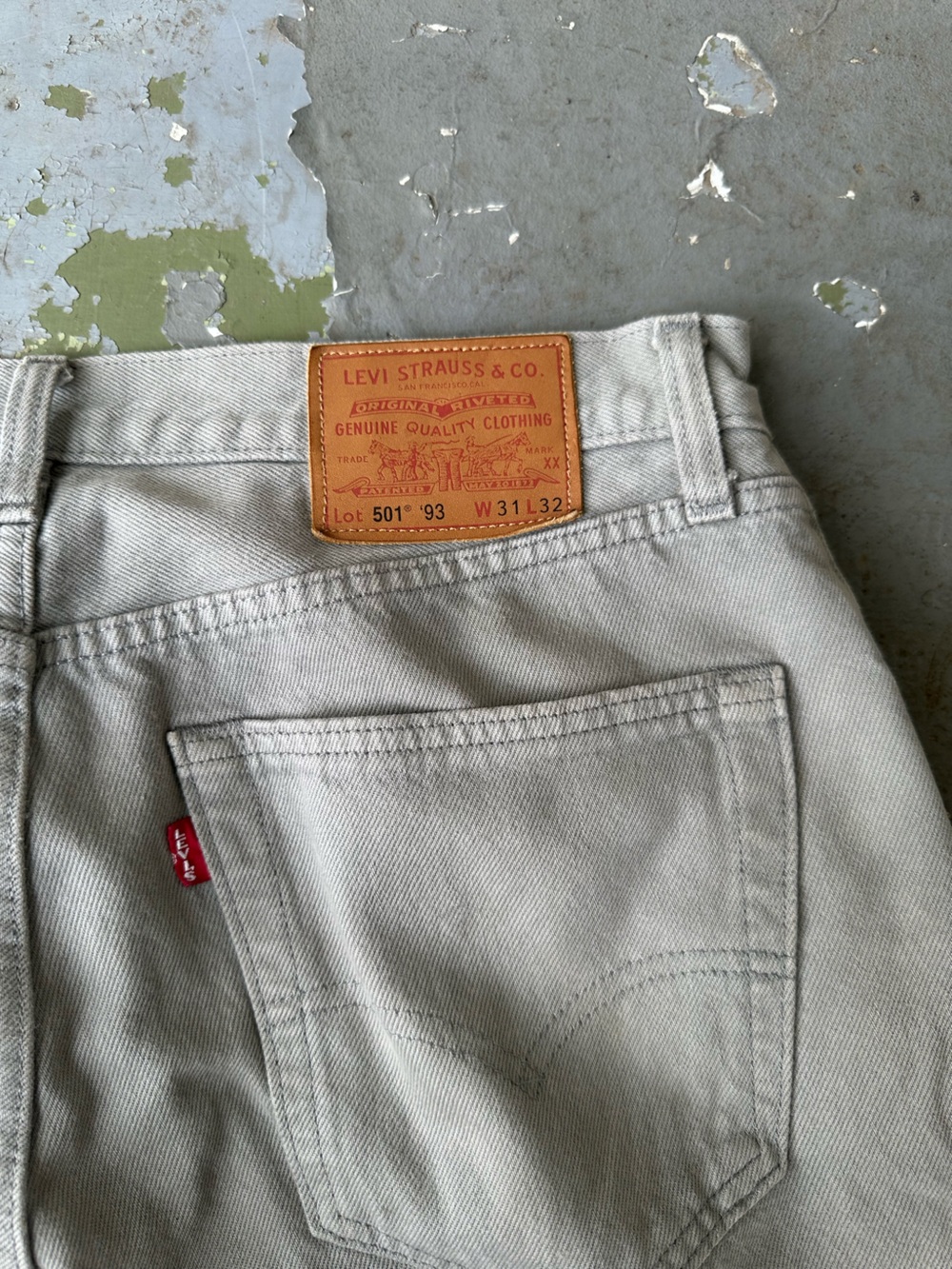 Premium Levi's Men's Relaxed Jeans in Light Gray